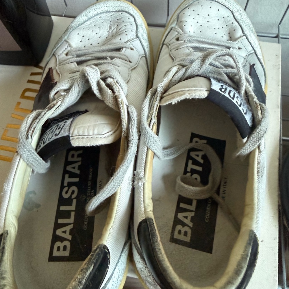 *SOLD* Golden Goose Distressed White Sneakers with Black Star - Picture 7 of 8